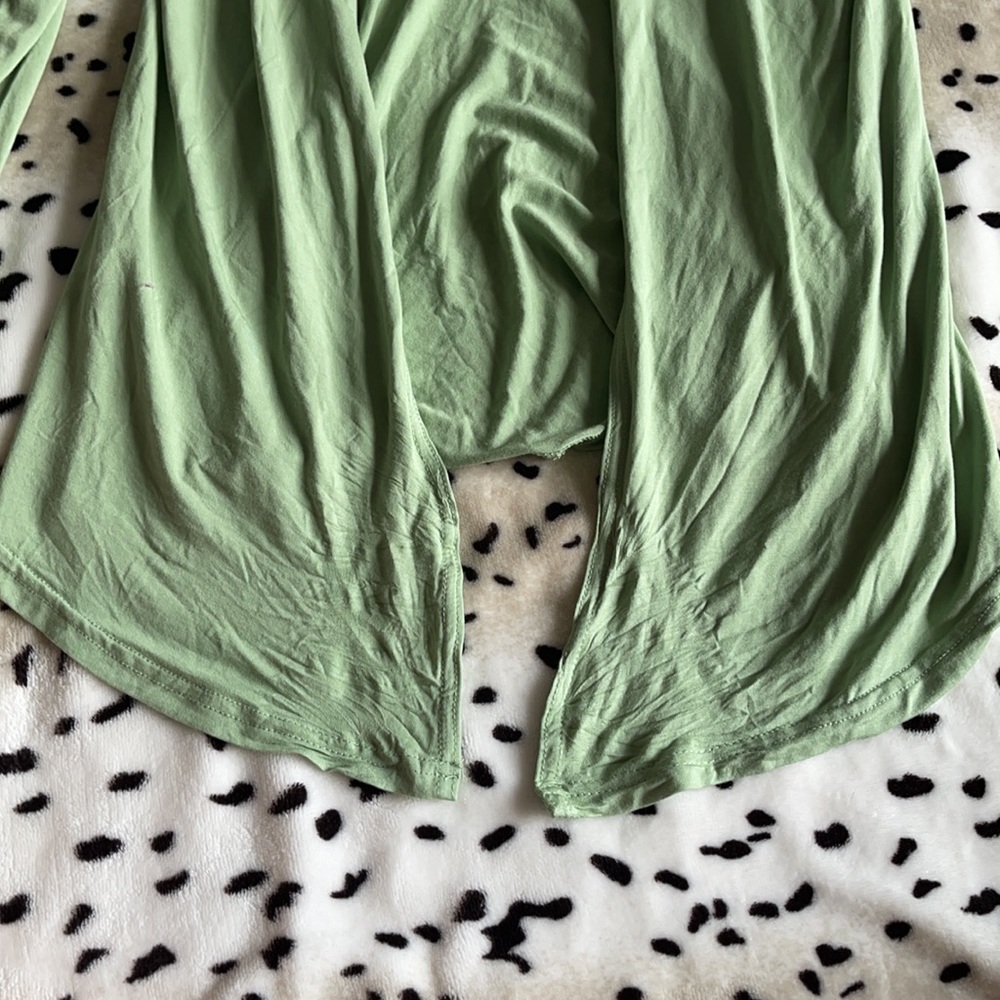Balance Athletica wanderer top. - Picture 6 of 6